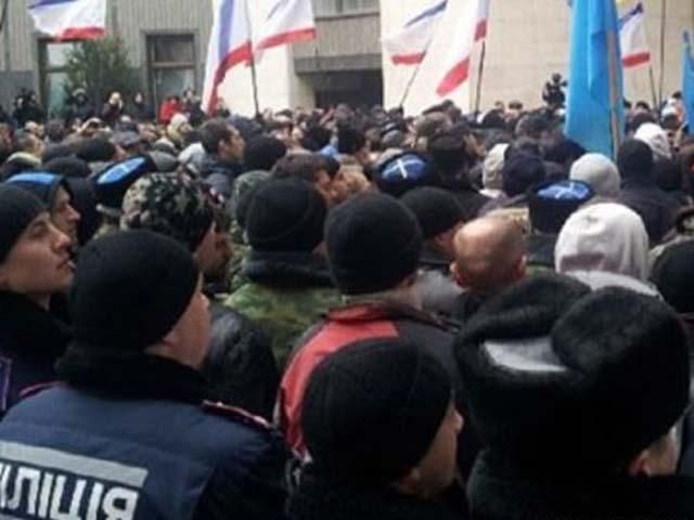 Під час сутичок у Криму постраждало 30 людей Під час сутичок у Криму постраждало 30 людей