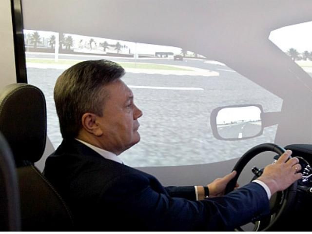 Российский омбудсмен считает Януковича легитимным президентом Украины Российский омбудсмен считает Януковича легитимным президентом Украины