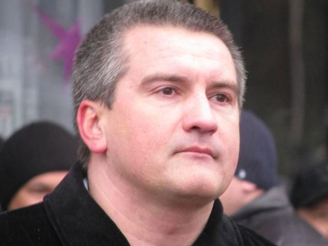 Премьером Крыма избрали лидера "Русского единства" Аксенова Премьером Крыма избрали лидера "Русского единства" Аксенова