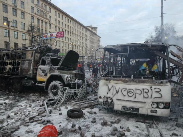В Киеве на улице Грушевского возобновили движение автомобилей