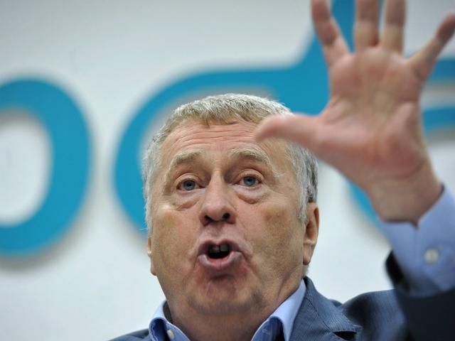 Жириновський летить в Севастополь, щоб "підтримати військових" Жириновський летить в Севастополь, щоб "підтримати військових"