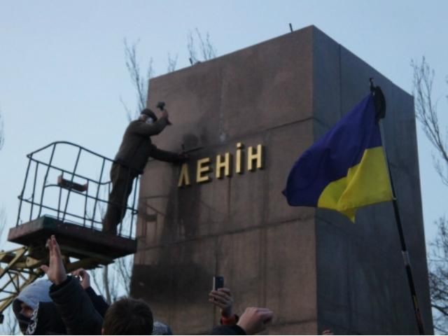 В Николаеве решили восстановить разрушенный памятник Ленину