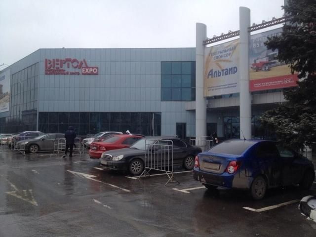 В Ростові посилили заходи безпеки для Януковича (Фото) В Ростові посилили заходи безпеки для Януковича (Фото)