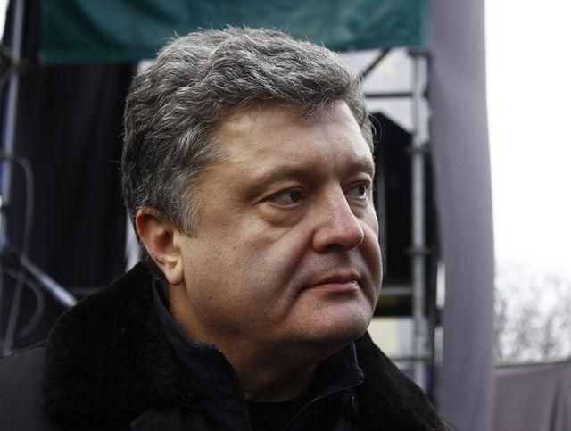 Толпа не пустила Порошенко в Верховную Раду Крыма Толпа не пустила Порошенко в Верховную Раду Крыма