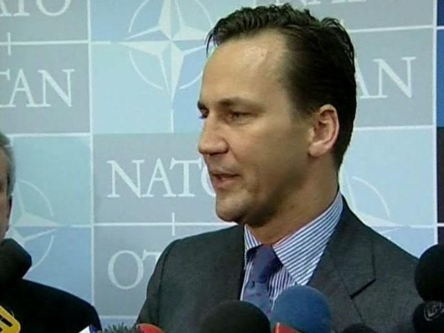 Януковичу краще думати, про що говорити в суді, — Сікорський Януковичу краще думати, про що говорити в суді, — Сікорський