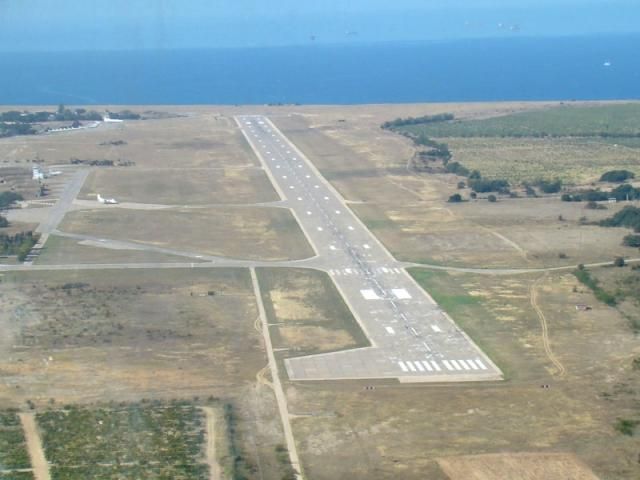 Повітряний простір над Кримом закритий (Фото) Повітряний простір над Кримом закритий (Фото)