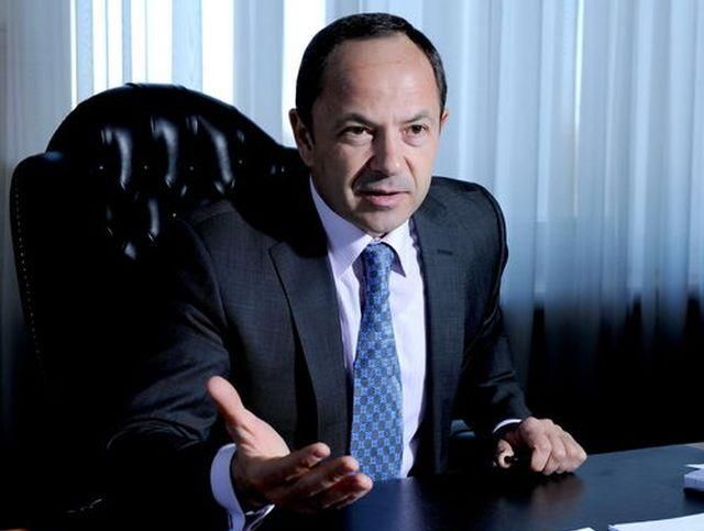 Тигипко улетел в Москву говорить о Крыме Тигипко улетел в Москву говорить о Крыме