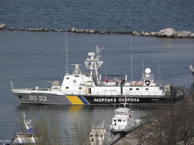 Из-за боевой тревоги в море выходят корабли морской охраны Госпогранслужбы