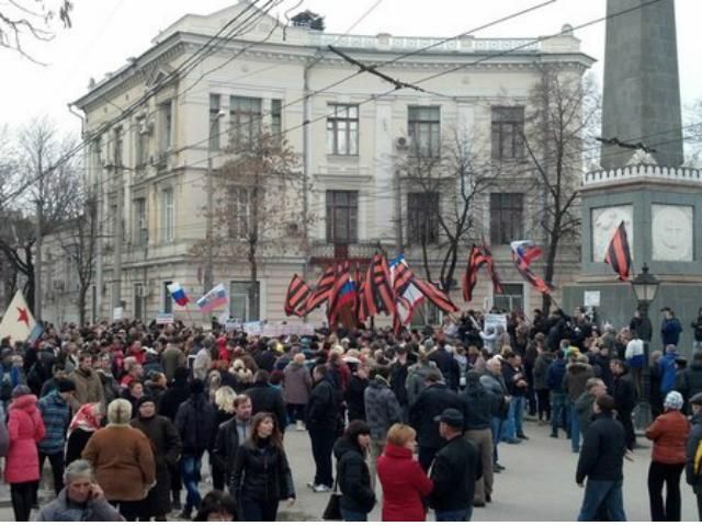 У Миколаєві влаштували автопробіг за від'єднання області від України 