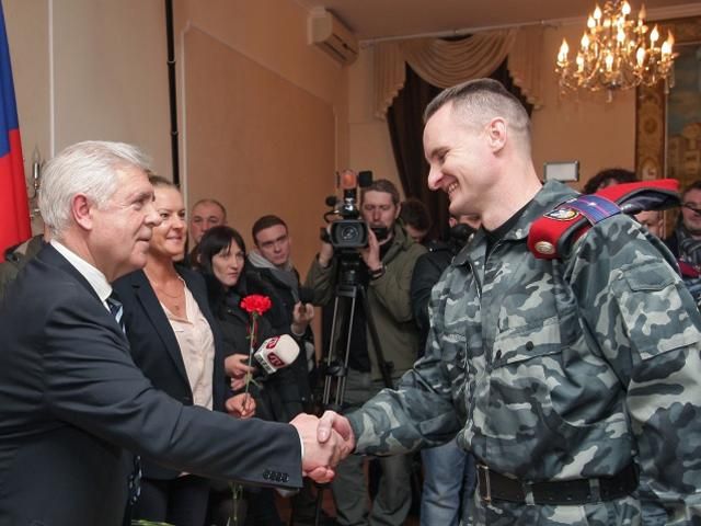Украинские "беркутовцы" получили российские паспорта Украинские "беркутовцы" получили российские паспорта