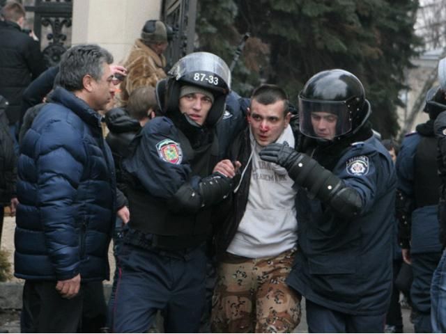 После стычки в Харькове пострадали 97 человек
