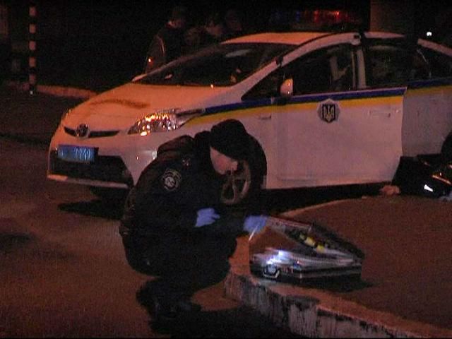 Вночі у Києві невідомі розстріляли працівників ДАІ: 3 людей загинули Вночі у Києві невідомі розстріляли працівників ДАІ: 3 людей загинули