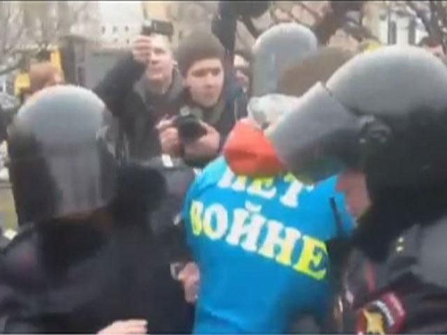 У Санкт-Петербурзі росіяни вийшли на захист України (Відео)