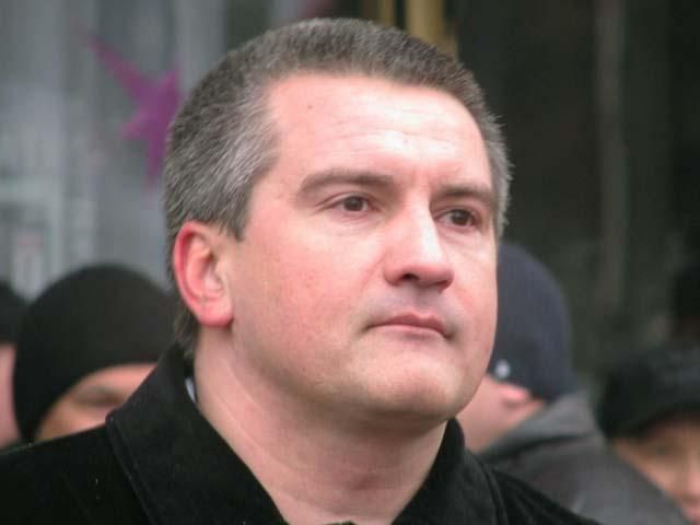 Суд визнав рішення кримської Ради про призначення Аксьонова і проведенні референдуму незаконними Суд визнав рішення кримської Ради про призначення Аксьонова і проведенні референдуму незаконними