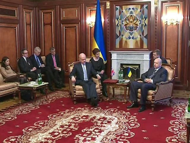 Великобритания готова оказать экономическую помощь Киеву Великобритания готова оказать экономическую помощь Киеву