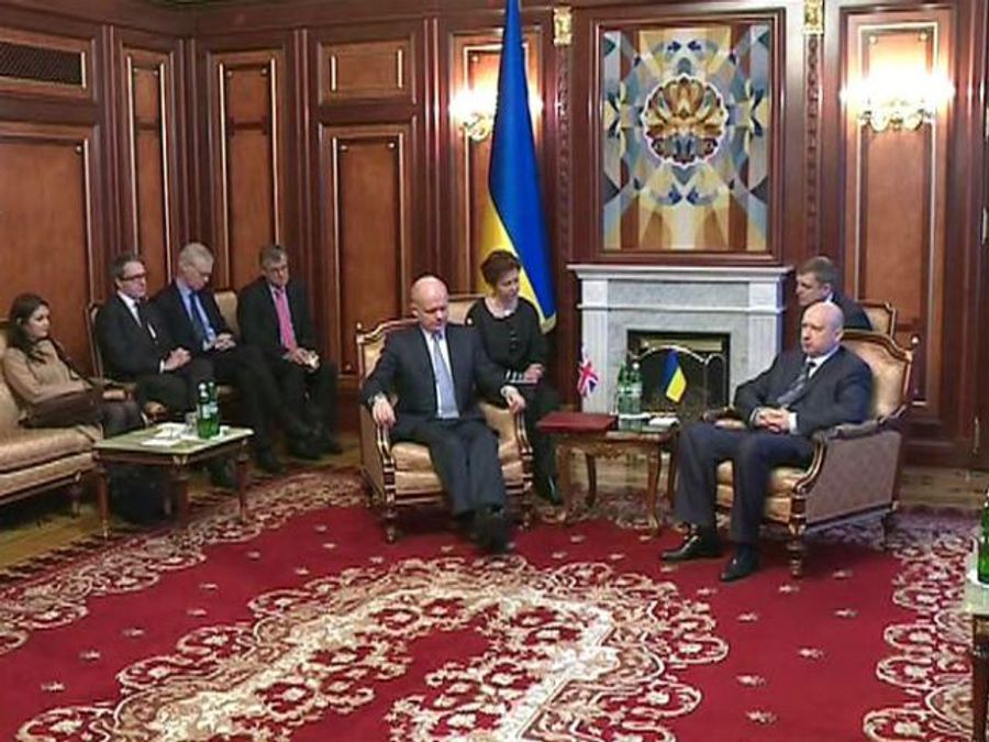 Великобритания готова оказать экономическую помощь Киеву Великобритания готова оказать экономическую помощь Киеву