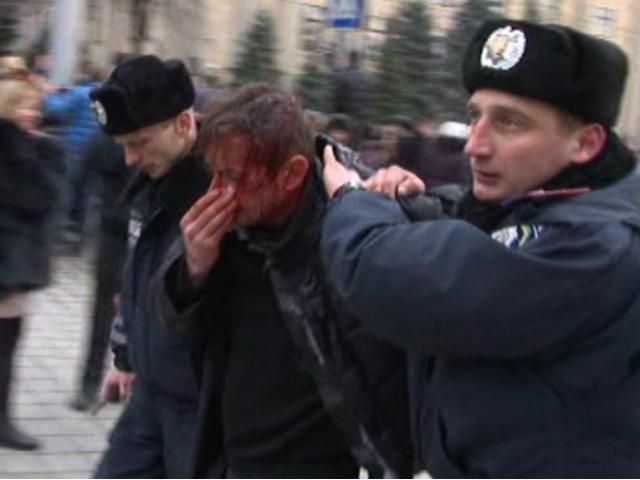 Сергій Жадан пообіцяв повернутися на барикади після одужання Сергій Жадан пообіцяв повернутися на барикади після одужання