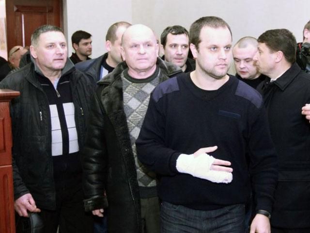 Донецькі депутати під тиском самопроголошеного губернатора проголосували за референдум