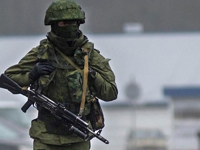 Через Керченську переправу до України прорвалися 2 буси і 3 вантажівки з озброєними людьми