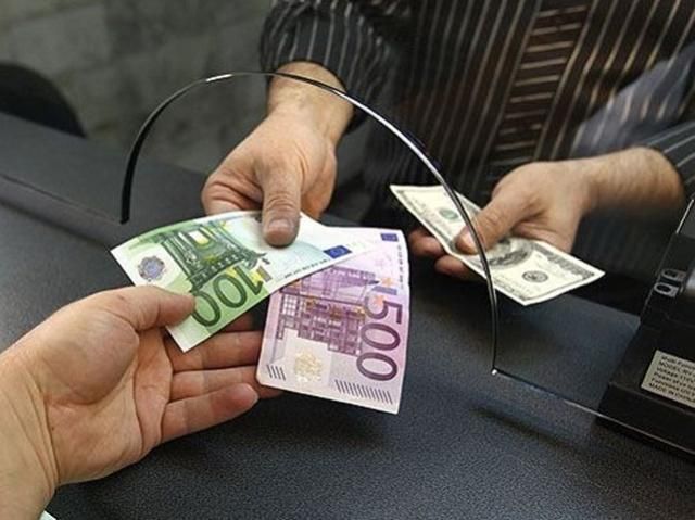 НБУ підвищив курс долара майже до10 гривень, євро - до 13,75