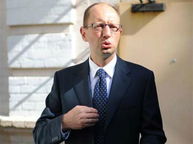 Ніхто не посягає на право розмовляти російською мовою, — Яценюк Ніхто не посягає на право розмовляти російською мовою, — Яценюк