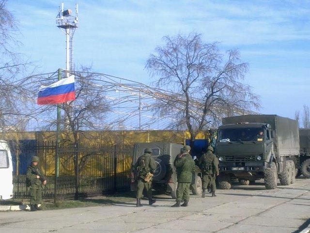 У Феодосії оточили ракетно-зенітний полк і погрожують штурмом