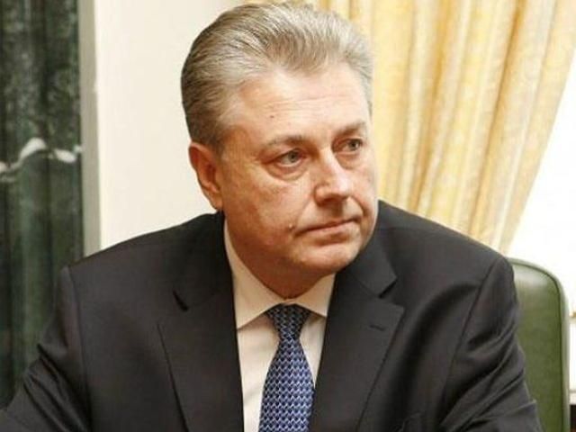 Україна поки що не відкликає з Москви свого посла Україна поки що не відкликає з Москви свого посла