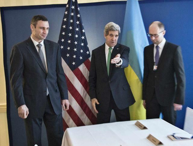 Кличко обговорив з Керрі питання відступу російських військ у Криму Кличко обговорив з Керрі питання відступу російських військ у Криму