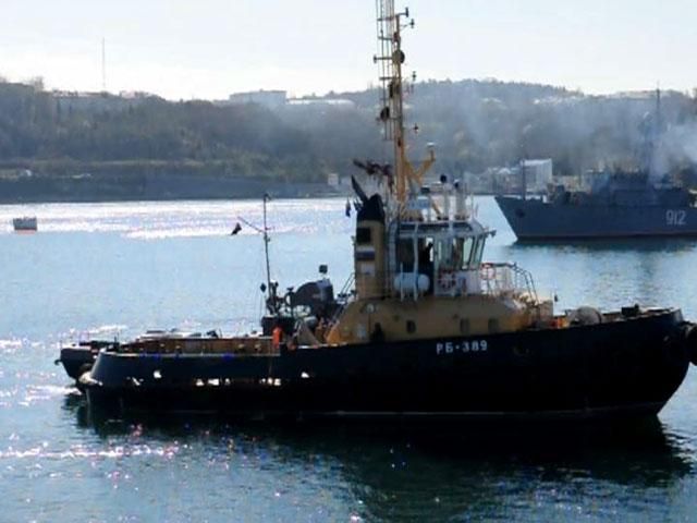 Російські війська блокують кораблі ВМС України Російські війська блокують кораблі ВМС України