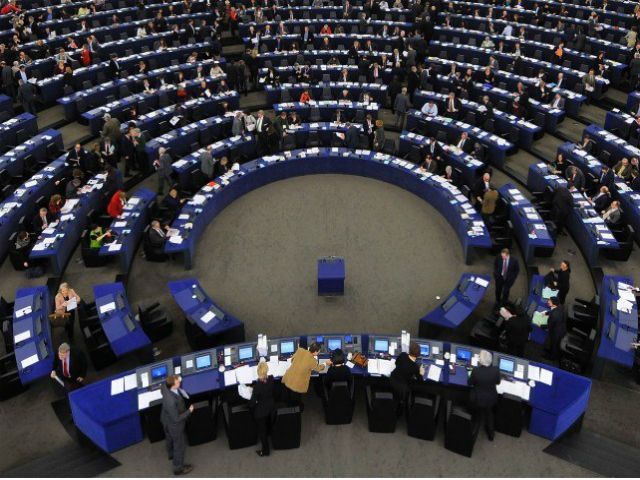 Совет ЕС решил заморозить активы 18 украинских экс-чиновников