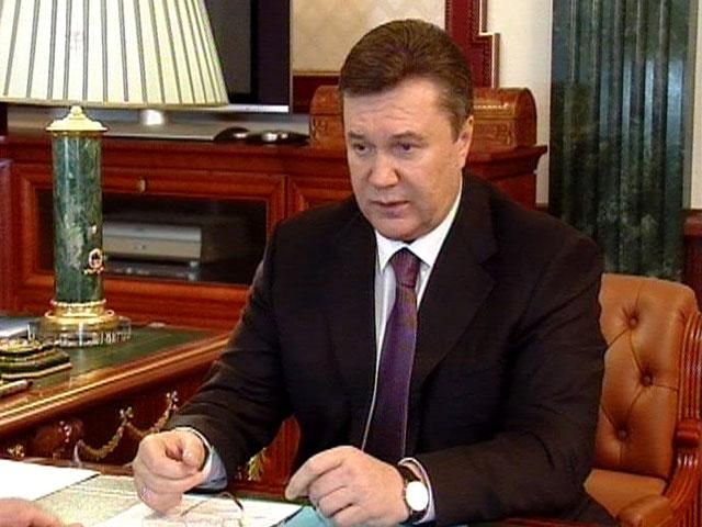 ЄС офіційно запровадив санкції проти українських посадовців ЄС офіційно запровадив санкції проти українських посадовців