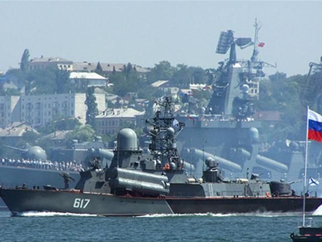 У Криму вночі росіяни затопили два свої кораблі, — ЗМІ