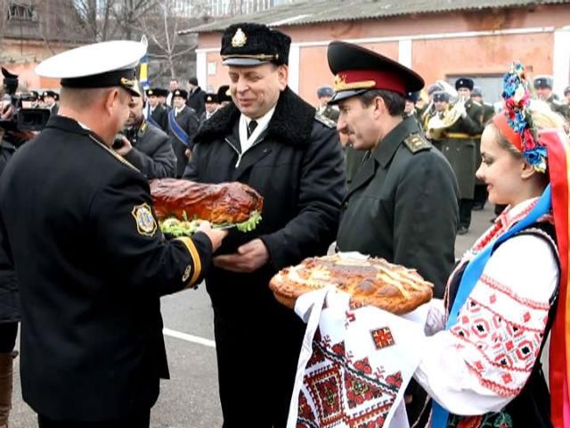 Фрегат "Гетьман Сагайдачний" прибув у порт під українським прапором