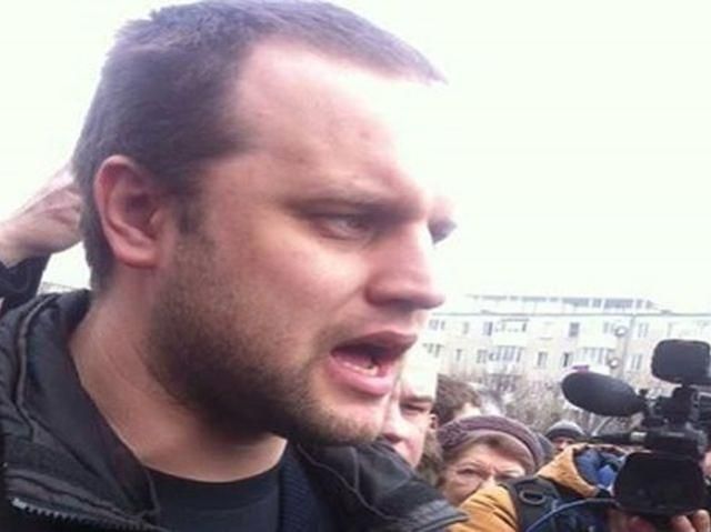 Сторонники Губарева украли из Донецкой ОГА шампанское, чай и медали, — СМИ Сторонники Губарева украли из Донецкой ОГА шампанское, чай и медали, — СМИ