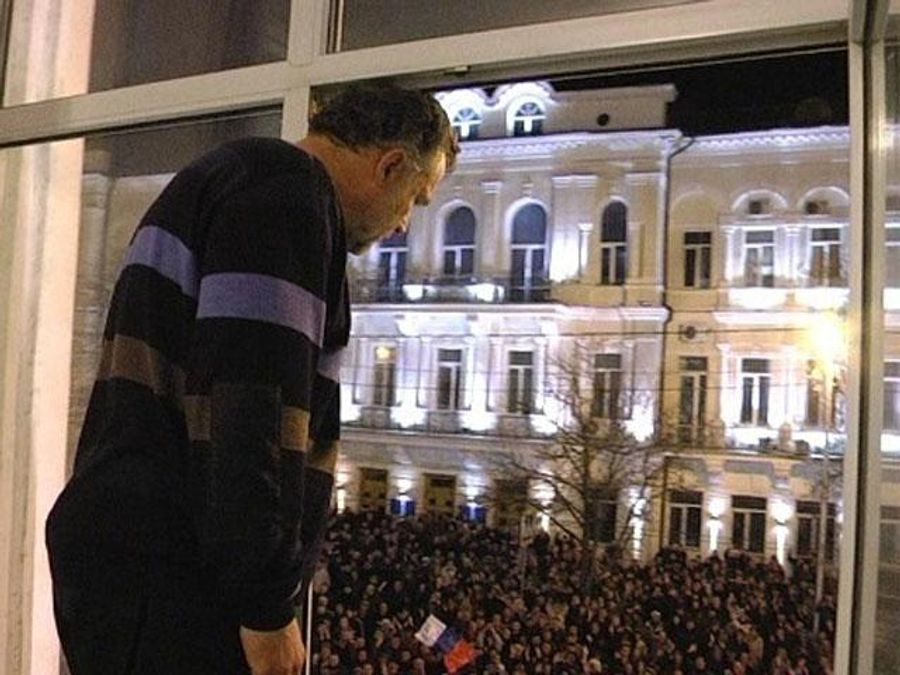 Севастопольский горсовет решил войти в состав России Севастопольский горсовет решил войти в состав России
