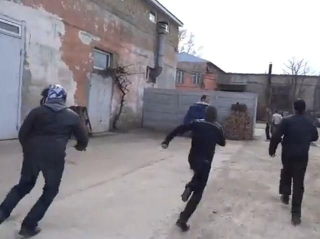 Українські морські піхотинці в Криму змусили сепаратистів втікати (Відео 16+)