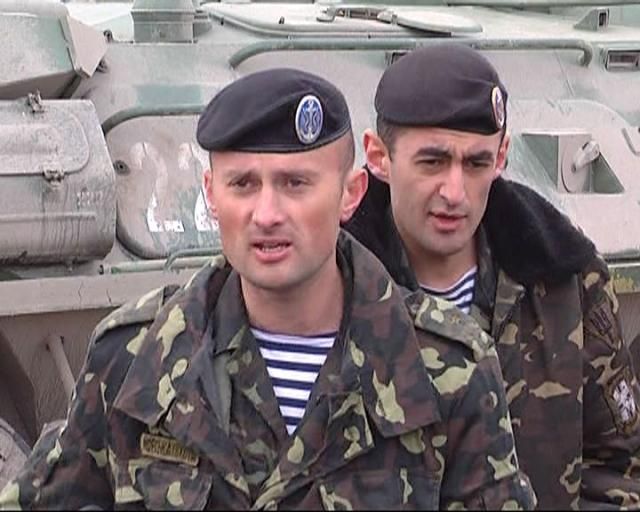 Жизнь в осаде. Батальон морской пехоты уже почти неделю заблокирован Жизнь в осаде. Батальон морской пехоты уже почти неделю заблокирован