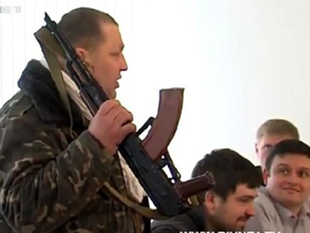 В России возбудили дело против активиста "Правого сектора" - "Сашка Билого" В России возбудили дело против активиста "Правого сектора" - "Сашка Билого"