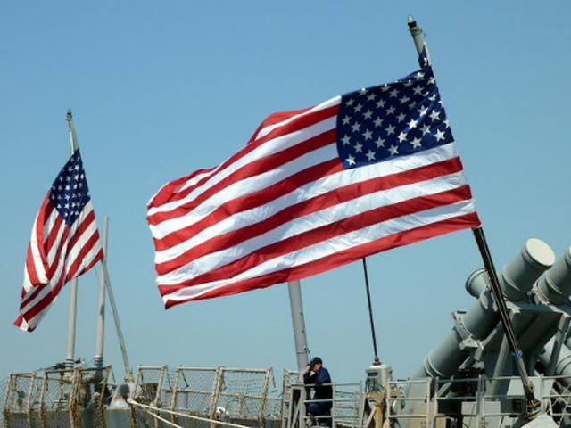 Американський ракетний есмінець увійшов у Чорне море Американський ракетний есмінець увійшов у Чорне море