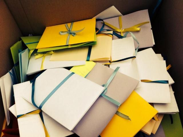 Украинским военным привезли письма поддержки со всей Украины (Фото) Украинским военным привезли письма поддержки со всей Украины (Фото)