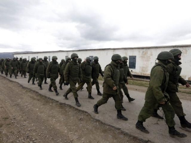 У Криму зараз — майже 18 тисяч російських військовослужбовців, — в.о. міністра оборони 