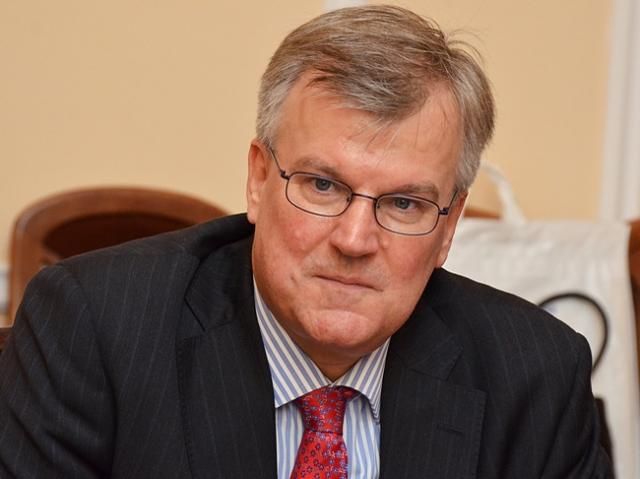 Британські експерти працюють над поверненням Україні виведених активів, — посол Великобританії