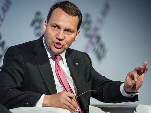 Працівників польського консульства у Севастополі евакуюють, — Сікорський Працівників польського консульства у Севастополі евакуюють, — Сікорський