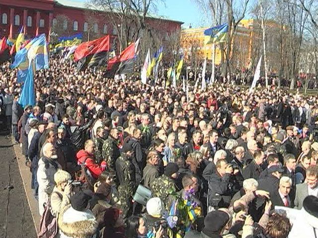 Київ відзначив ювілей Шевченка велелюдним віче Київ відзначив ювілей Шевченка велелюдним віче