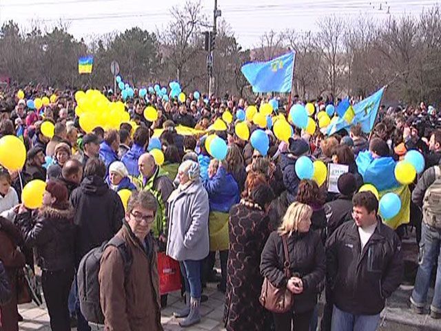 Крым митингует против российской интервенции