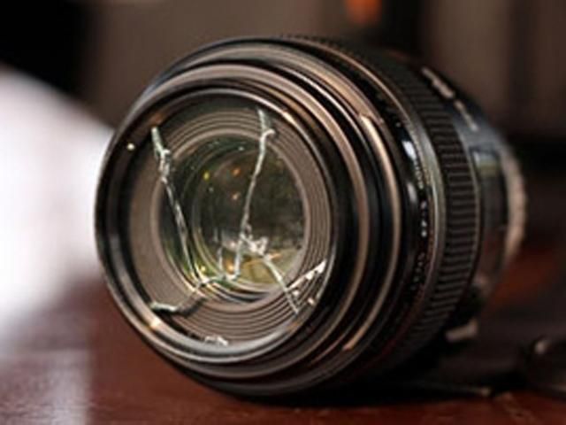 Викрадених у Криму журналістів відвозять в СБУ Севастополя Викрадених у Криму журналістів відвозять в СБУ Севастополя