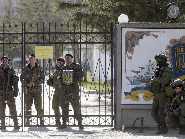 Штурм у Євпаторії не відбувся, частину охороняють місцеві жителі Штурм у Євпаторії не відбувся, частину охороняють місцеві жителі