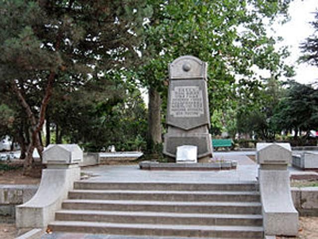 В Севастополе казаки с "русскими туристами" жестоко избивали украинцев (Фото) В Севастополе казаки с "русскими туристами" жестоко избивали украинцев (Фото)