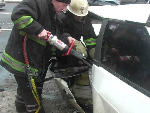 Авария на Харьковщине унесла 4 жизни, еще трое ранены Авария на Харьковщине унесла 4 жизни, еще трое ранены