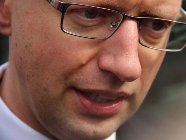 Яценюк требует от России отменить крымский референдум Яценюк требует от России отменить крымский референдум